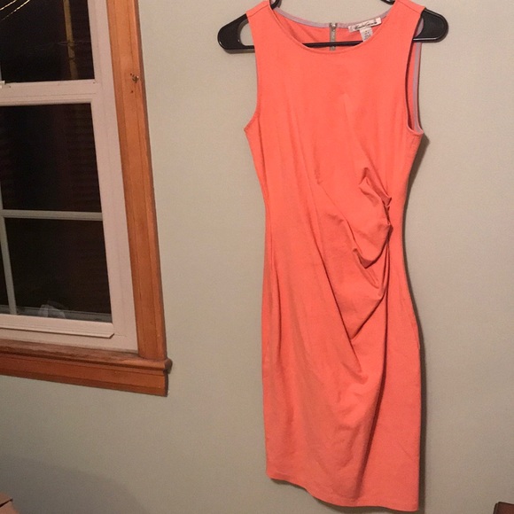 THE HOTTEST WORK DRESS. Werk it 🔥 - Picture 1 of 2